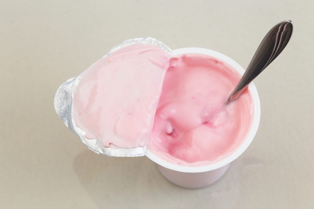 Low fat flavored yogurt
